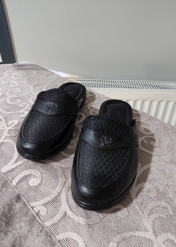 Klasik Siyah Tokalı Erkek Ev Terliği - Görsel 2