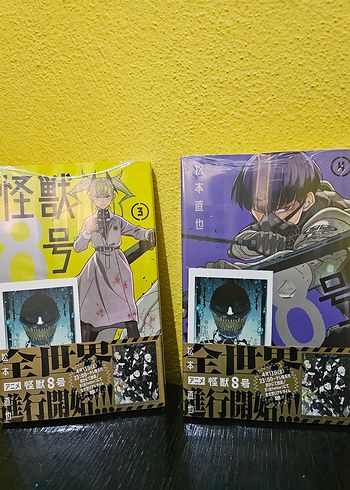 japonca manga 2 adet jiletini üstünde