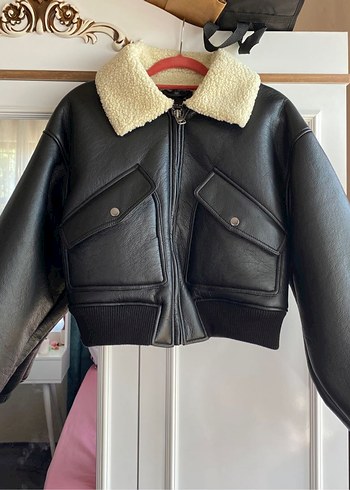 Pull and Bear İçi Polarlı mont