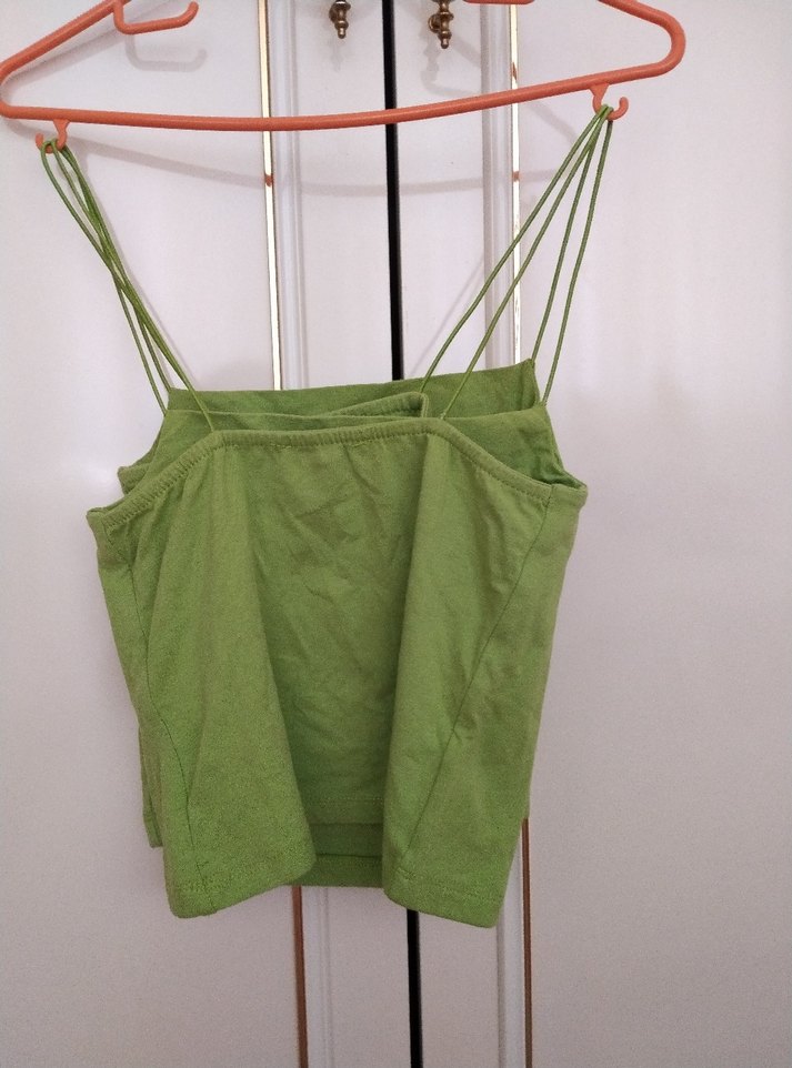 Yeşil İnce Askılı Kısa Kadın Atlet - Görsel 2