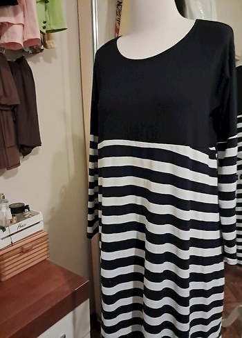 Uzun Kollu Siyah Beyaz Çizgili Hamile Elbisesi - Görsel 2