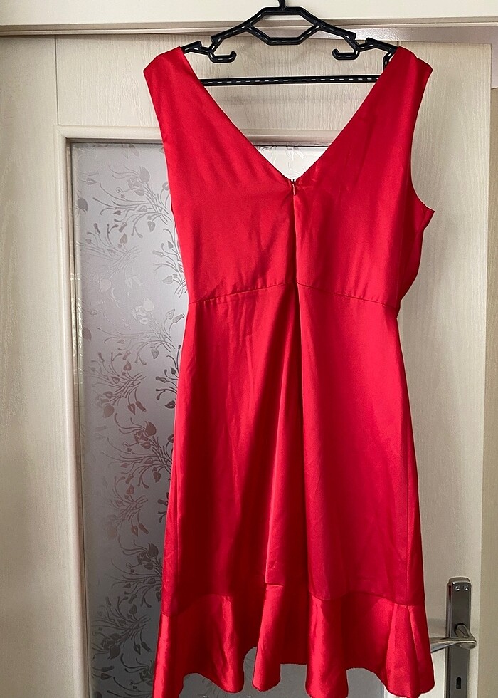 Kısa saten abiye - Görsel 3