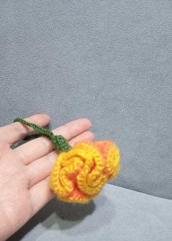 Sarı turuncu renkli Karanfil anahtarlık - Görsel 2