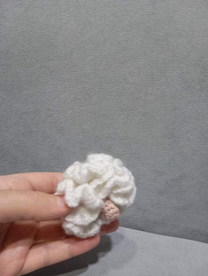 Beyaz Karanfil anahtarlık - Görsel 2