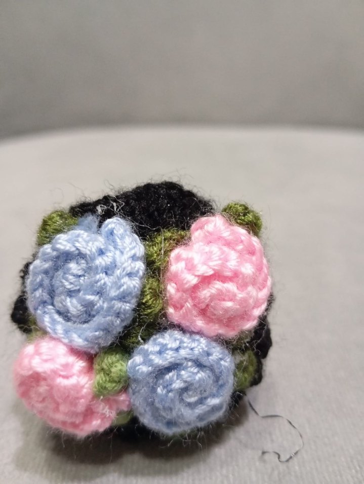 Renkli Örgü Kadın Anahtarlık - Görsel 2