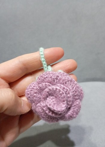 Pastel renkli amigrumi gül anahtarlık - Görsel 3