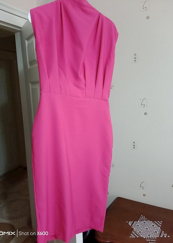 Pembe V Yaka Drapeli Kalem Elbise sadece bir kere giyildi
