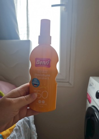 Benri SPF 50 Yüz ve Vücut Güneş Spreyi - Görsel 2