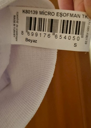 Galatasaray Baskılı Beyaz Yağmurluk S beden - Görsel 5