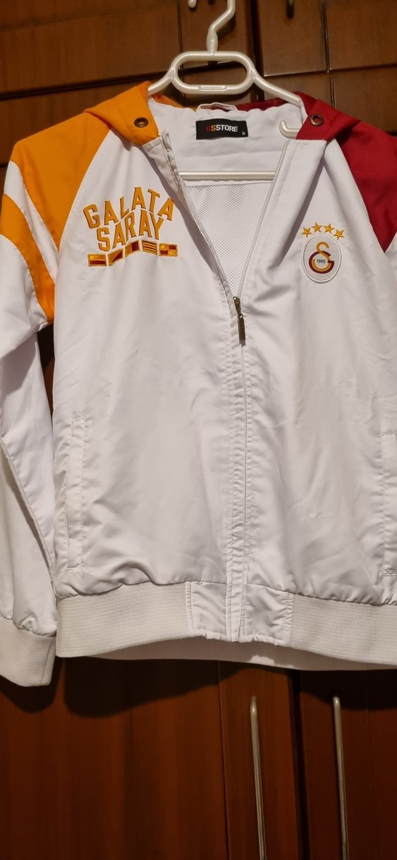 Galatasaray Baskılı Beyaz Yağmurluk S beden - Görsel 3