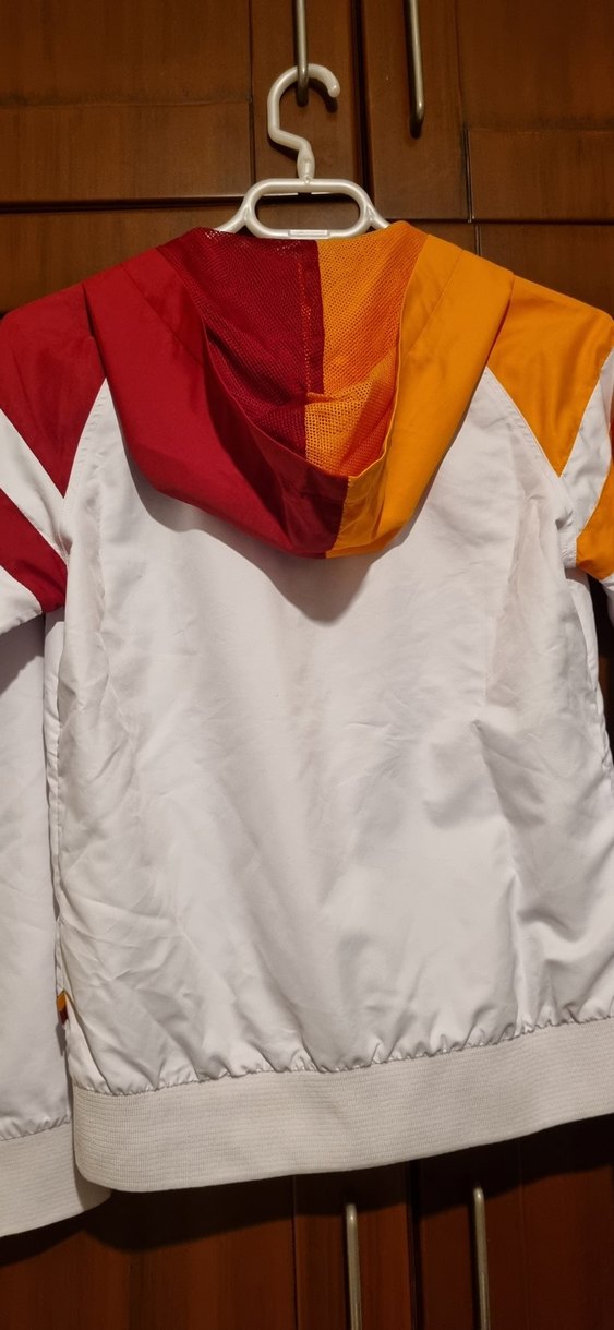 Galatasaray Baskılı Beyaz Yağmurluk S beden - Görsel 4