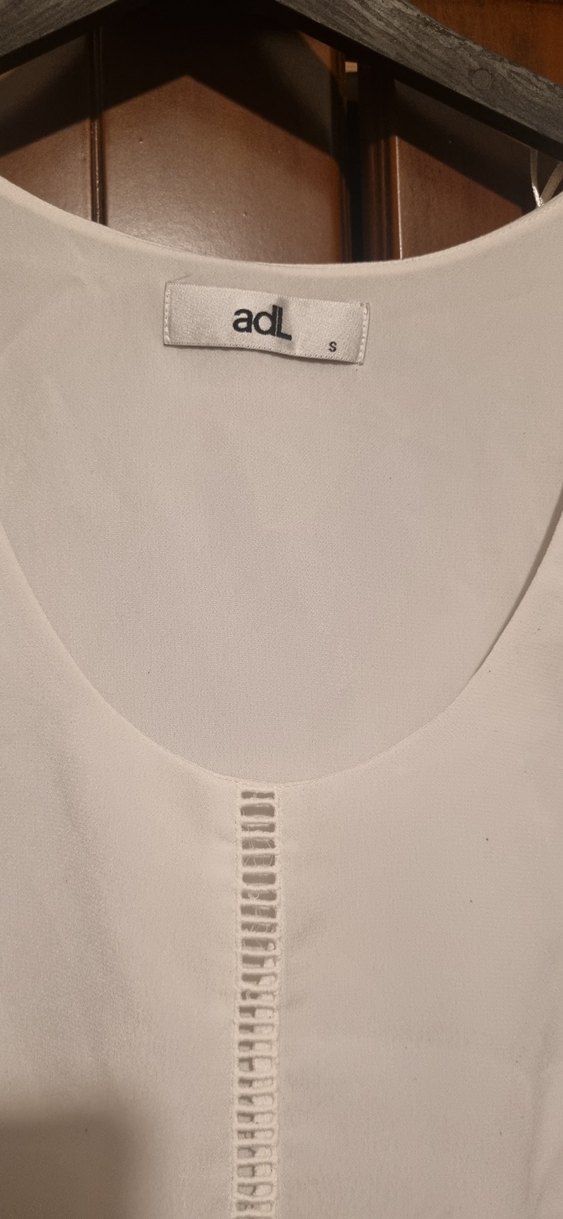 Beyaz Kolsuz V Yaka Nakışlı Kadın Bluz Adil Işık - Görsel 3