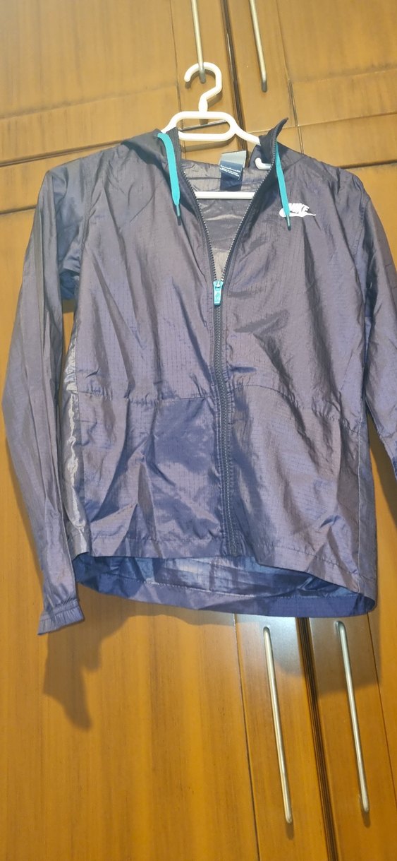 Gri Kadın Nike Fermuarlı Yağmurluk S beden - Görsel 4