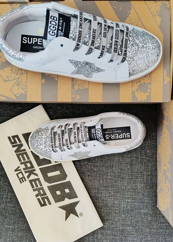 37 Beden çeşitli Renk GOLDEN GOOSE DELUXE