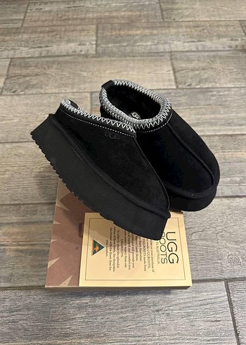 UGG PLATFORM BLACK