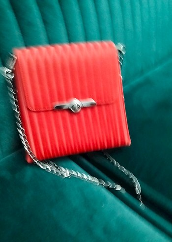 Kırmızı Pliseli Deri Kadın Çanta - Görsel 3