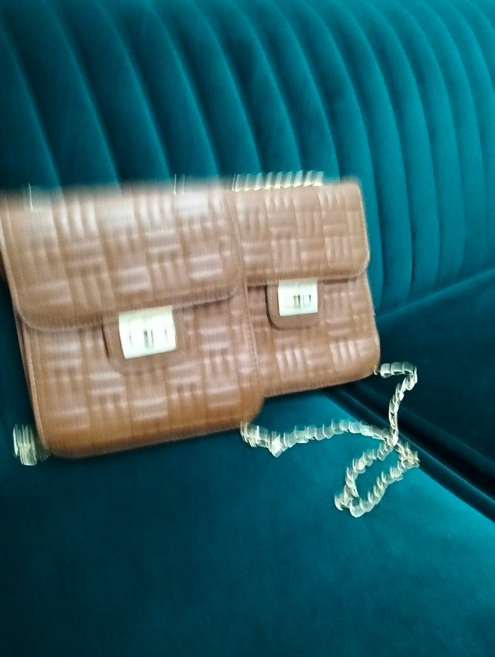 Kahverengi Deri Zincir Askılı Çanta - Görsel 3