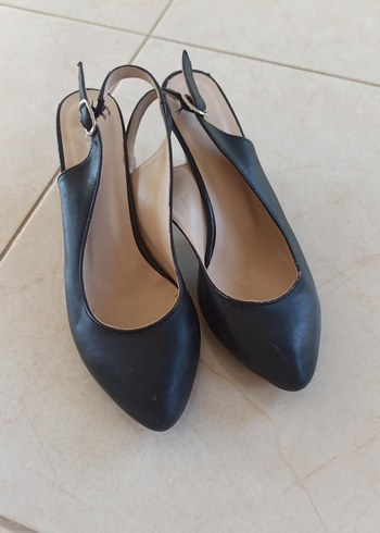 Polaris Klasik Siyah Tokalı Stiletto