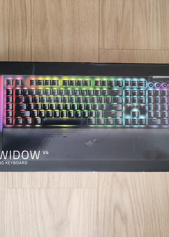Razer Razer Blackwidow V4 Green Switch Klavye