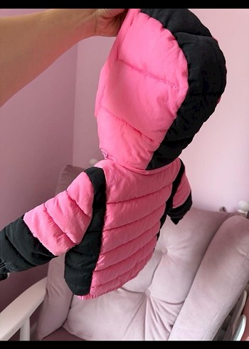 GUESS  Çocuk Pembe Kapüşonlu Fermuarlı Mont - Görsel 3