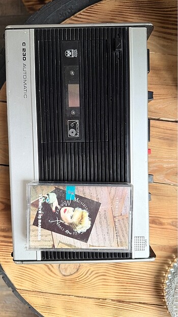 Nostaljik Grundig Kaset Çalar