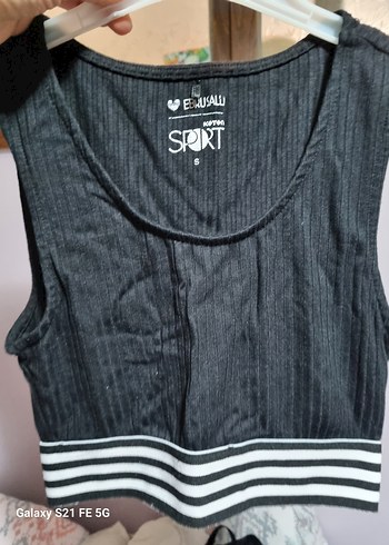 Siyah V Yaka Kısa Atlet crop