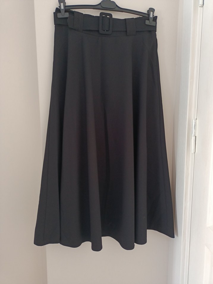 Kemer Detaylı Siyah Uzun Etek - Görsel 2