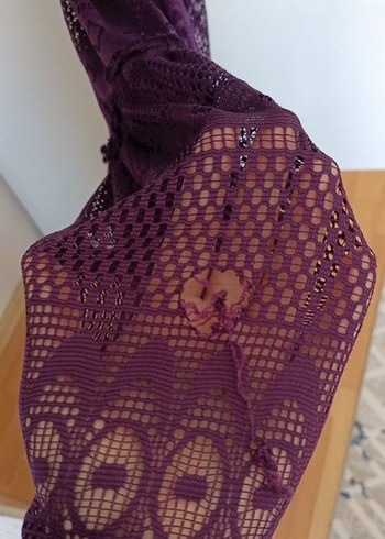 Dantel Detaylı Mor Elbise ve çiçek desenli siyah elbise - Görsel 5