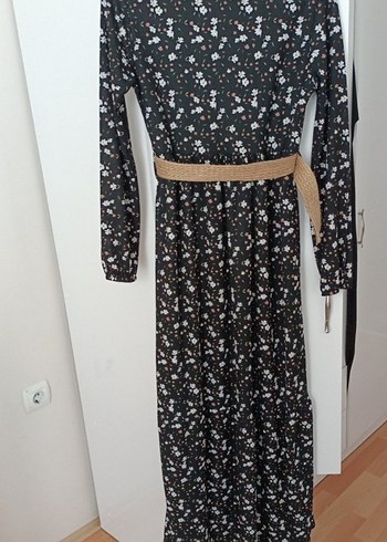 Dantel Detaylı Mor Elbise ve çiçek desenli siyah elbise - Görsel 9