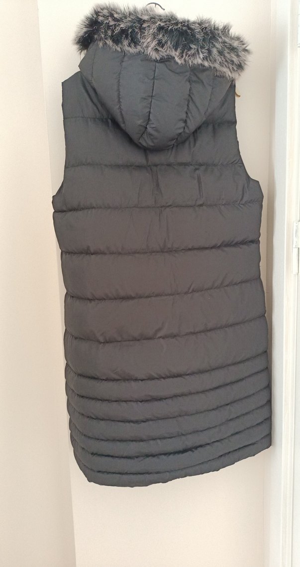 siyah Kapüşonlu Fermuarlı Kadın şişme Yelek - Görsel 2