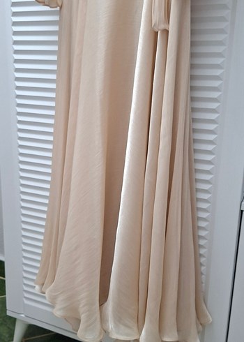 Beyaz Drapeli Uzun Kollu Tesettür Elbise - Görsel 5