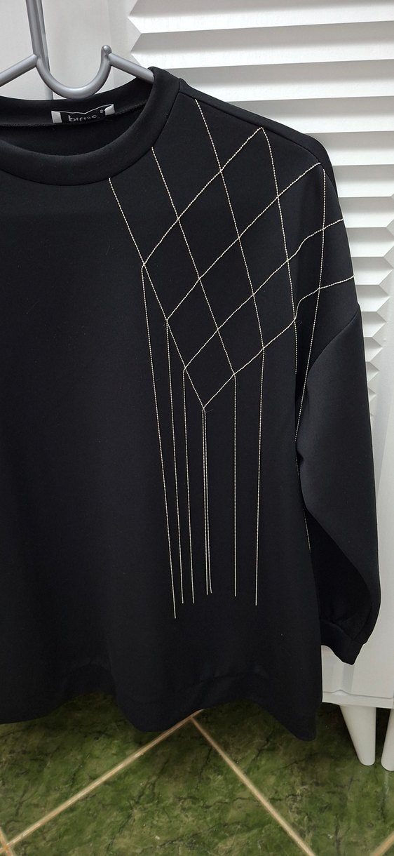 Siyah Baskılı Salaş Kadın Sweatshirt - Görsel 2