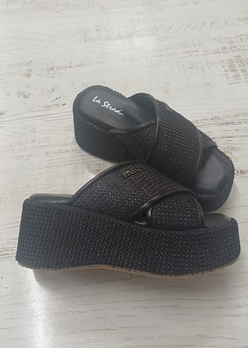 Miu Miu Siyah Platform Topuklu Kadın Terlik