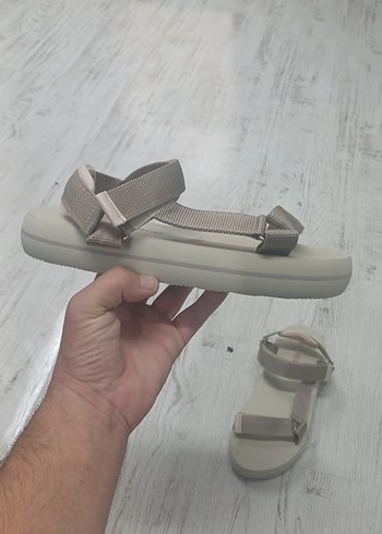 39 Beden ten rengi Renk Bej Kadın Dolgu Topuklu Sandalet