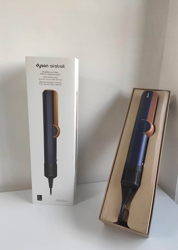 Dyson Airstrait Prusya Mavisi