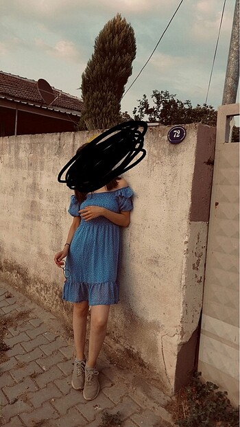 Yanlari açık elbise
