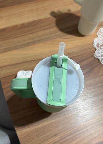 Pipetli Yeşil Stanley Termos - Görsel 4