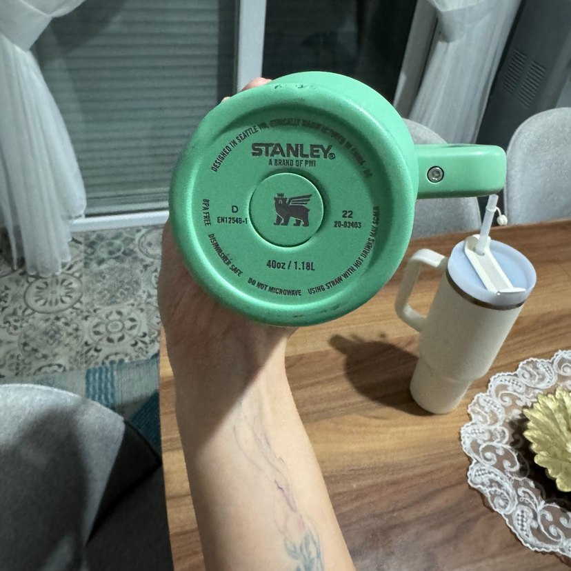 Pipetli Yeşil Stanley Termos - Görsel 3