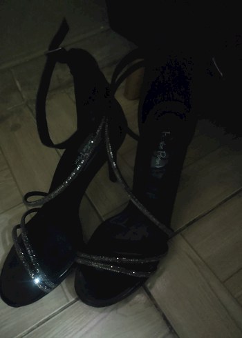 Siyah Parlak Yılan Desenli Topuklu Ayakkabı - Görsel 3