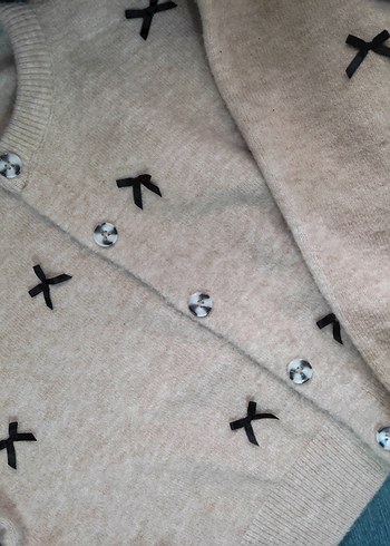 Bej Nakışlı Düğmeli kurdeleli Hırka - Görsel 2