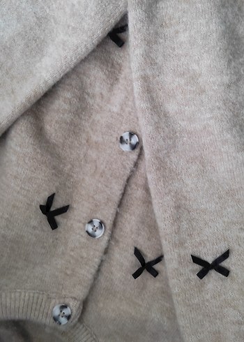 Bej Nakışlı Düğmeli kurdeleli Hırka - Görsel 3