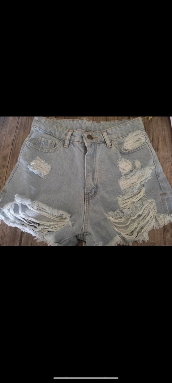 Bol Kesim Yırtık Mini Kot Şort - Görsel 2