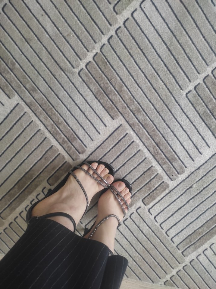 Bej yılan desenli tokalı ince topuklu kadın ayakkabı - Görsel 2