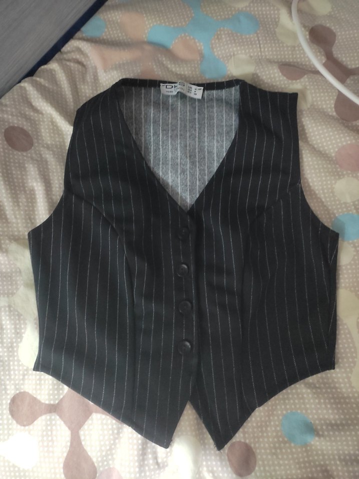 Düğmeli Siyah Kolsuz Kadın Yelek - Görsel 3