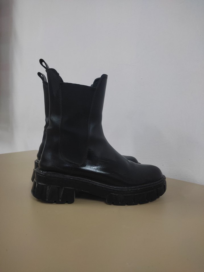 Siyah Platform Topuklu Kadın Lastik Bot - Görsel 3