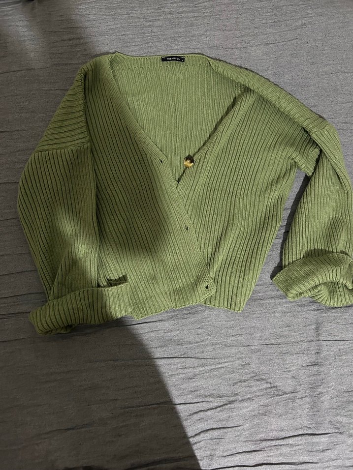 Düğmeli Gri  Kadın Hırka - Görsel 2