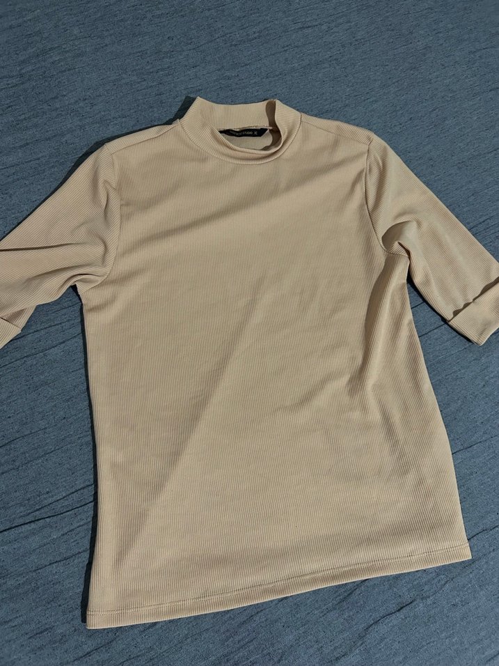 Bej Kadın Boğazlı Pamuklu tişört - Görsel 2