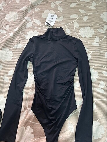BERSHKA body
