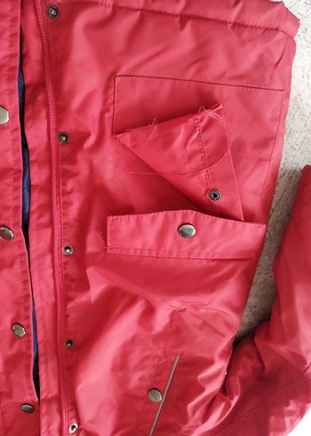 Kız Çocuk Kırmızı Kürklü Kapüşonlu Mont - Görsel 3