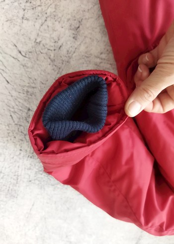 Kız Çocuk Kırmızı Kürklü Kapüşonlu Mont - Görsel 4